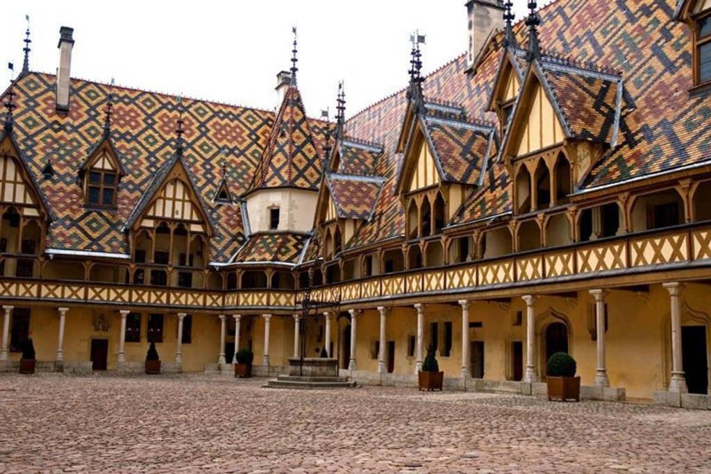 Le Petit Saint Nicolas, En Plein Centre Ville Beaune  Exterior photo